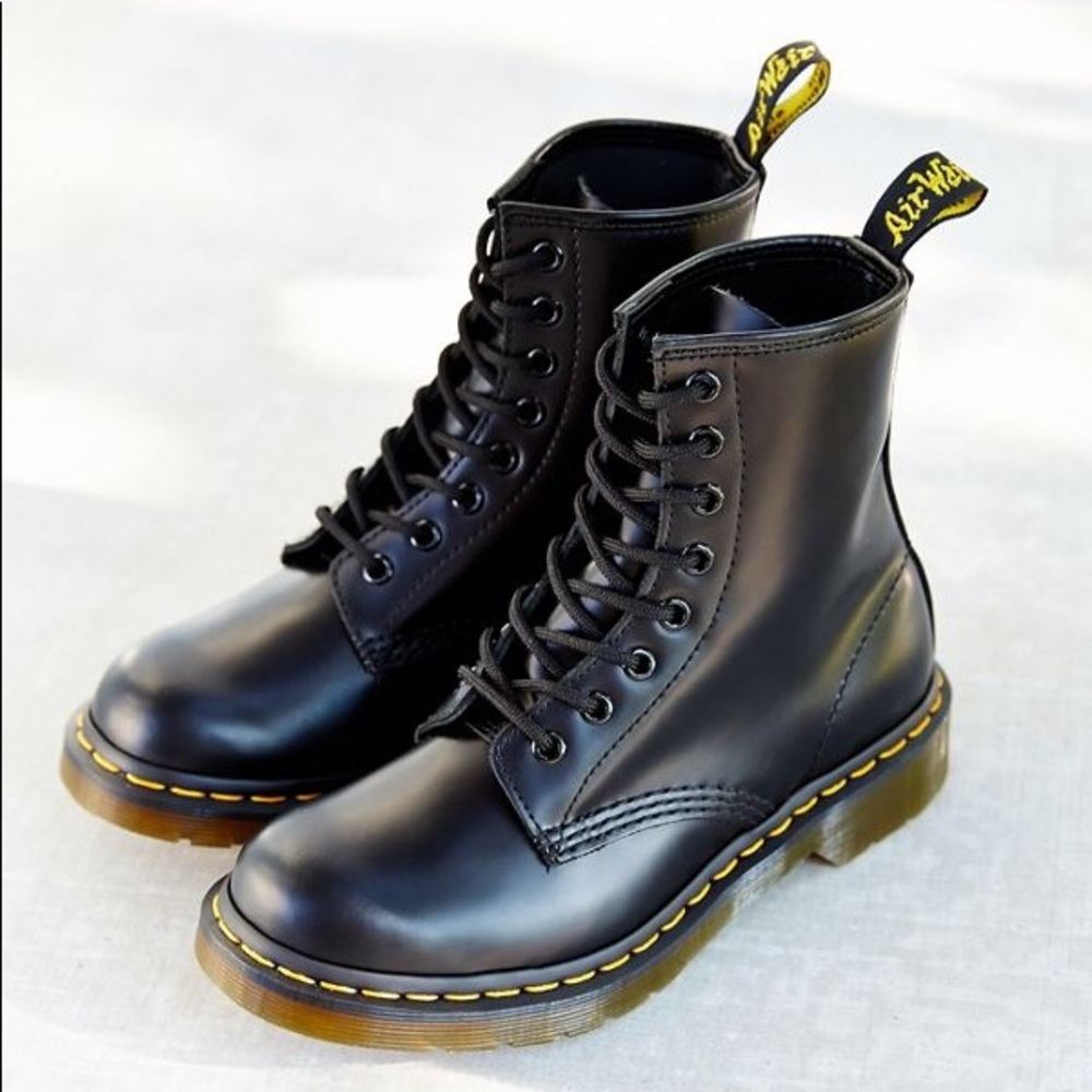 Dr. Martens AirWave 1460 Smooth 8-Eye Combat Boots
